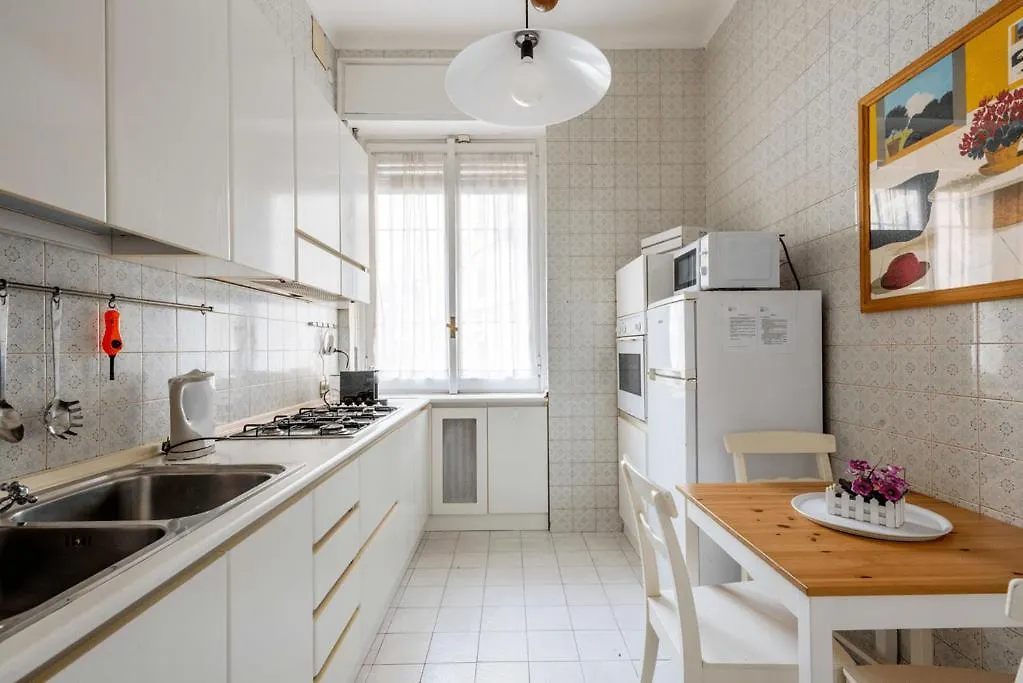 Exclusive 4 Bedrooms Apartment In Brera Milan 0*,