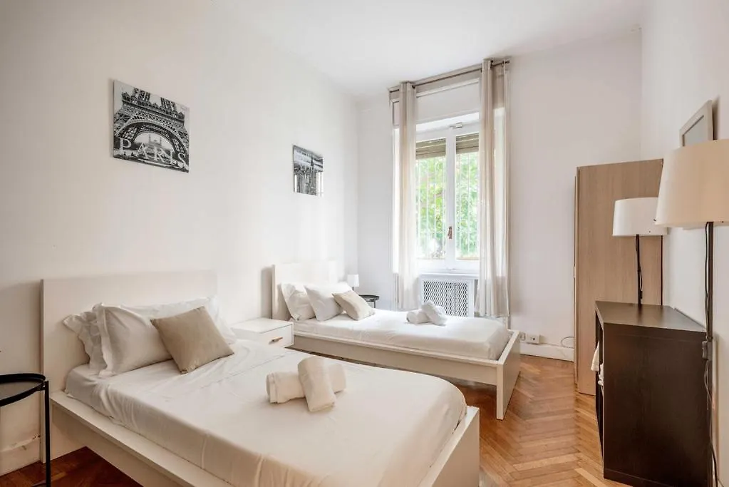 Exclusive 4 Bedrooms Apartment In Brera Milan